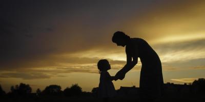 Zbawienny dotyk - od narodzin, aż do śmierci 